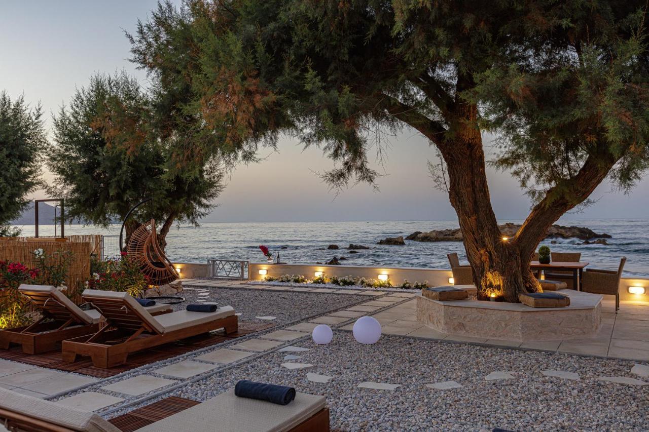 Villa Seashell -Wonderful Newly Renovated Villa On The Beach Galatas  Exterior photo