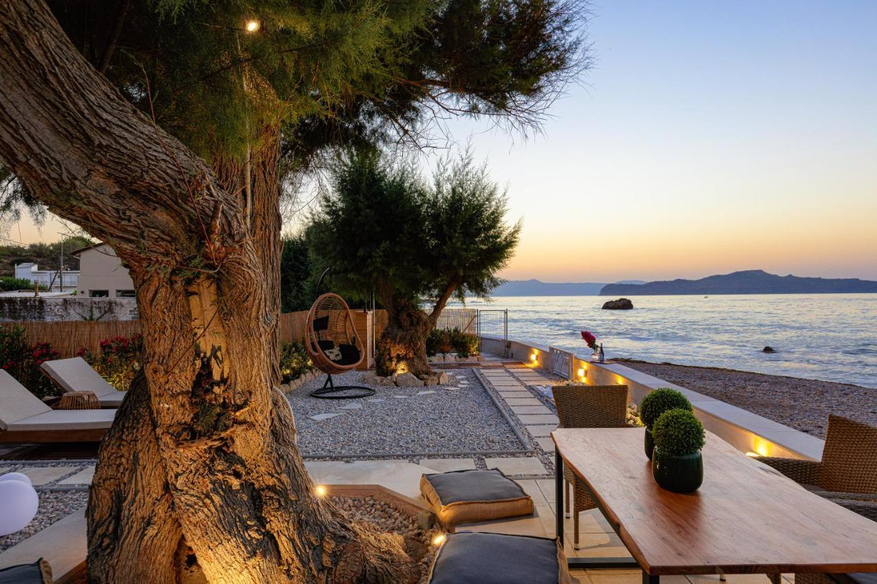 Villa Seashell -Wonderful Newly Renovated Villa On The Beach Galatas  Exterior photo